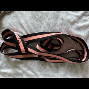 Lululemon yoga mat strap